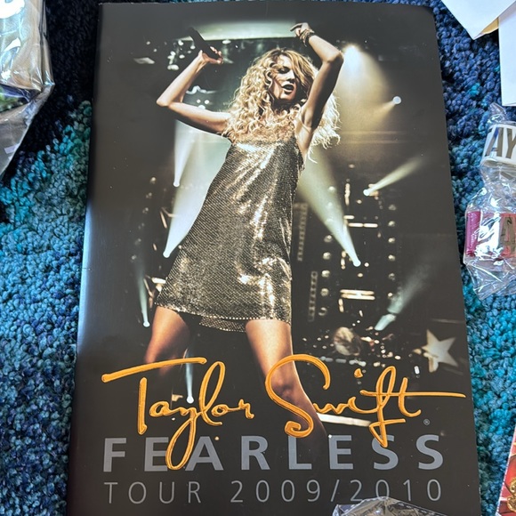 TAYLOR SWIFT Lot Programs Blanket VIP Cards Bracelets Bag Red Fearless Speak Now - Picture 5 of 13